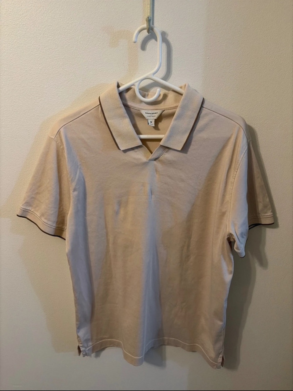 Banana Republic Men’s Polo in Light Beige